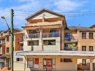 View profile: 2 Minutes to Station & Shops