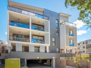 View profile: Three Years Old ! Three Bedroom Unit -Walk to Station!