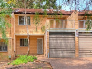 View profile: Lovely Refurbished 3 Bedroom Townhouse