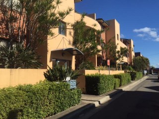 View profile: Walk to Station & Shops!