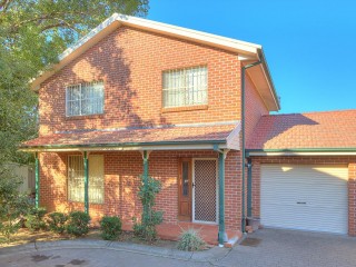 View profile: 3 Bedrooms- Walk to Station!