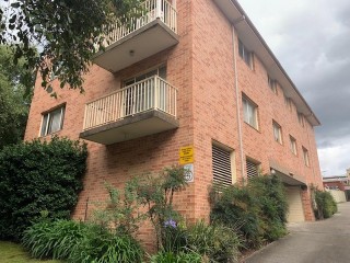 View profile: 3 Bedrooms! Only Two Minutes Walk to shops!