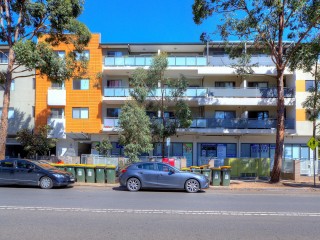 View profile: Huge 3 Bedroom, 2 Bathroom Unit- Walk to Station!
