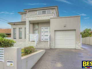 View profile: Stunning 10 Year Old Modern Home!