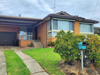 View profile: Spacious Family Home Close to Schools & Shopping Centre