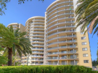 View profile: 3 Bedrooms! 2 Bathrooms! Walk to Station!