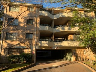 View profile: Minutes Walk to Station & Shopping Centre! Freshly Painted