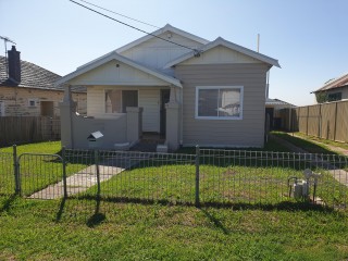 View profile: Outstanding location within five Minutes’ walk to station!!