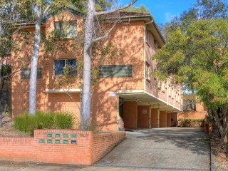 View profile: 5 Minutes to Station & Shopping Centre!