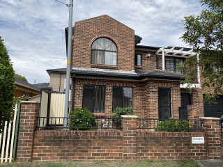 View profile: Fabulous duplex in the heart of Wentworthville and boasts location, security and convenience!