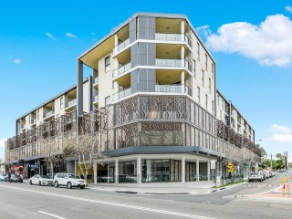 View profile: 2 Bedroom & 2 Bathrooms with secure parking!