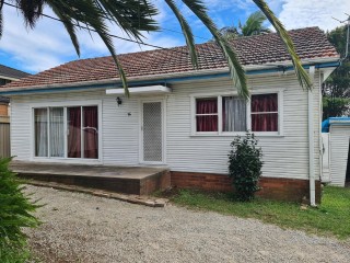 View profile: Close to Shopping Centre & Transport!