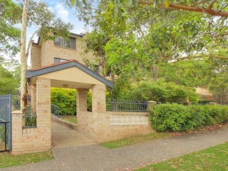 View profile: Stylish Fully Renovated Apartment in Prime Girraween Location!