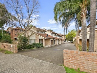 View profile: Best Value Townhouse, Walk to Station