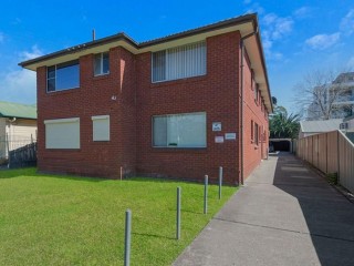 View profile: Outstanding Location! Minutes Walk to Station & Shopping Centre!