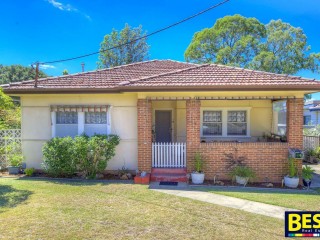 View profile: 5 Minutes Walk to Station! Huge Block!