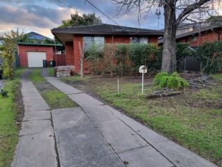 View profile: Immaculate & Renovated- Walk to Station!