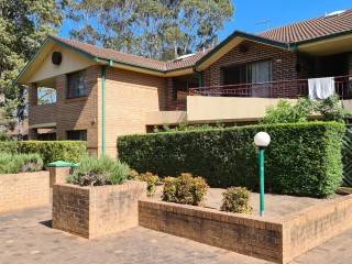 View profile: 800 Metres to Station, Air Conditioning, Plus Gas Cooking!