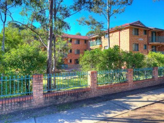 View profile: 2 Bedrooms in Excellent Location - with Gas Cooking!