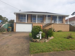 View profile: Spacious 4 Bedroom Family Home!! Must Inspect!!