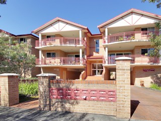 View profile: Outstanding Location- 5 Minutes to Station!