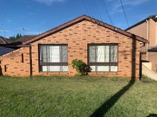 View profile: Walk to Station, Shops & Darcy Rd School!