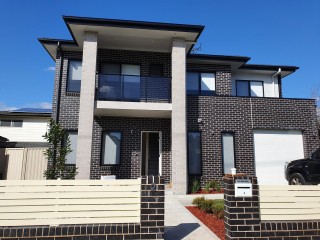 View profile: Immaculate condition 5 Bedroom House in Girraween Public Catchment Area!