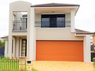 View profile: “Stylish & Spacious Home in a Quiet Street and walk to Station”