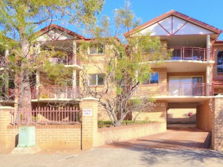 View profile: Two Minutes Walk to Station & Shops!