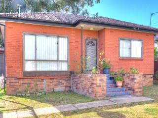 View profile: Convenient Location! 3 Bedrooms! Air Conditioning!