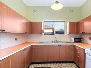 View profile: Superbly located to Wentworthville Station, Westmead Station, bus stops, shops and schools!