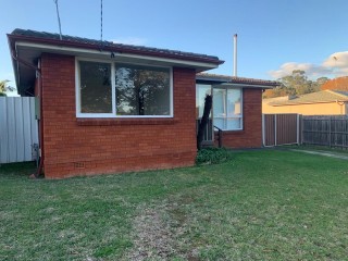 View profile: 3 Bedroom House with large backyard