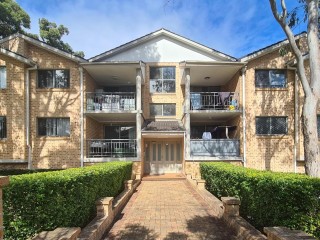 View profile: Freshly Painted! & New Floating Flooring- Close to Station & Shops