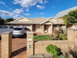 View profile: Huge Six Bedroom Home, Two Bathrooms & Large Living