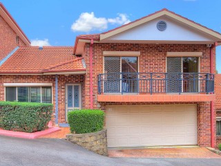 View profile: Outstanding Split Level with Double Garage!