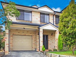 View profile: 3 Bedroom Townhouse - walk to Seven Hills Station