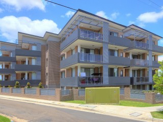 View profile: Modern Apartment - 5 Minutes Walk to Station