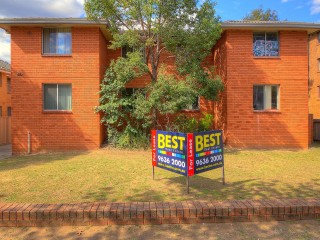 View profile: Easy stroll to Station & Woolworth's Shopping Centre!