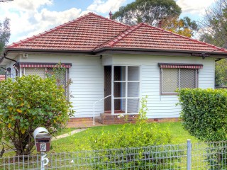 View profile: Walk to Station! Quiet Location! Garden & Lawns maintained in rent.
