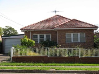 View profile: Close to Schools & Shops