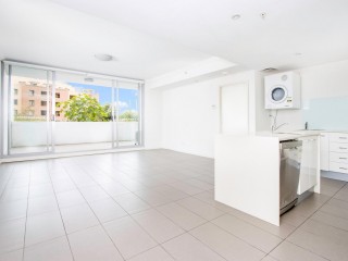 View profile: Luxury Living! Walk to Westfields, Station & Shops!
