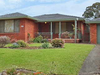 View profile: Quality Brick Home - Easy Walk to Station & Shops!