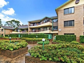 View profile: Stroll to Shops! Walk to Station!