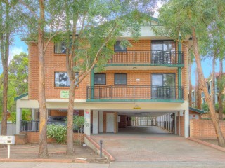 View profile: Excellent Location- Short Walk to Station & Shops!