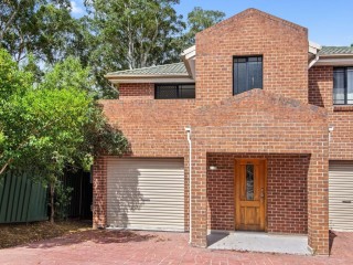 View profile: Large Full Brick 4 Bed Duplex- Walk to Station & Shops!