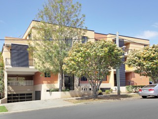 View profile: Conveniently located modern unit