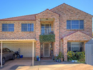 View profile: Huge Modern Home, 6 Beds, 3 baths & 875sqms Block!