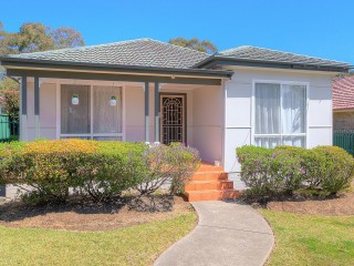 View profile: Prestige House with Location Plus! Catchment for Girraween Selective High School!