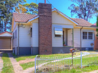 View profile: 3 bedroom home and walk to station!