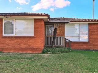 View profile: 3 Bedroom House with large backyard